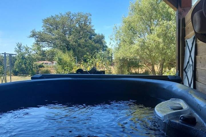 Gîte pour 5 personnes, avec jacuzzi dans la Loire
