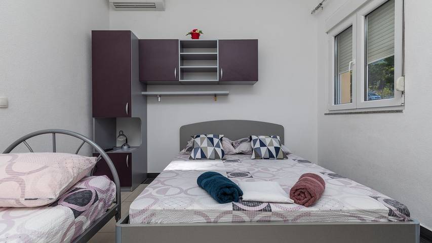 Studio für 3 Personen in Krvavica