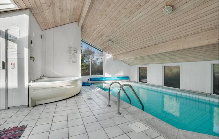 Ferienhaus für 10 Personen mit Terrasse in Slettestrand, Jammerbugt