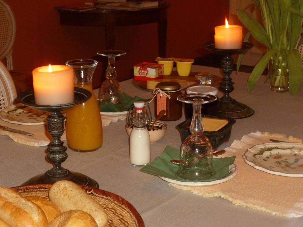 Chambre d'Hôtes Les Augustins - Parking sécurisé - Borne de recharge in Huy, Région de Liège