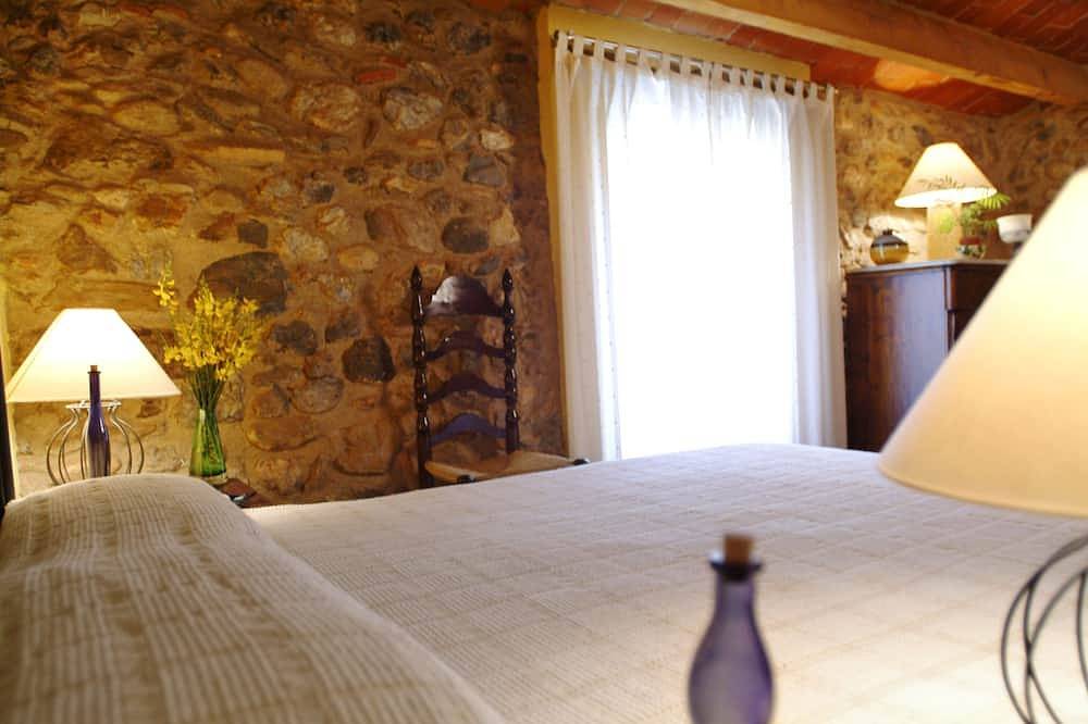 Casa rural (alquiler íntegro) Mas Hortus para 13 personasofertas in Garriguella, Alt Empordà