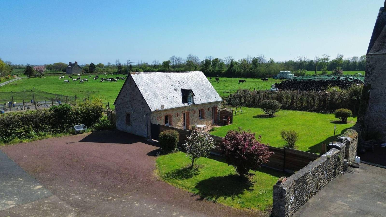 Glamping for 4 People in Saint-Marcouf, Cotentin