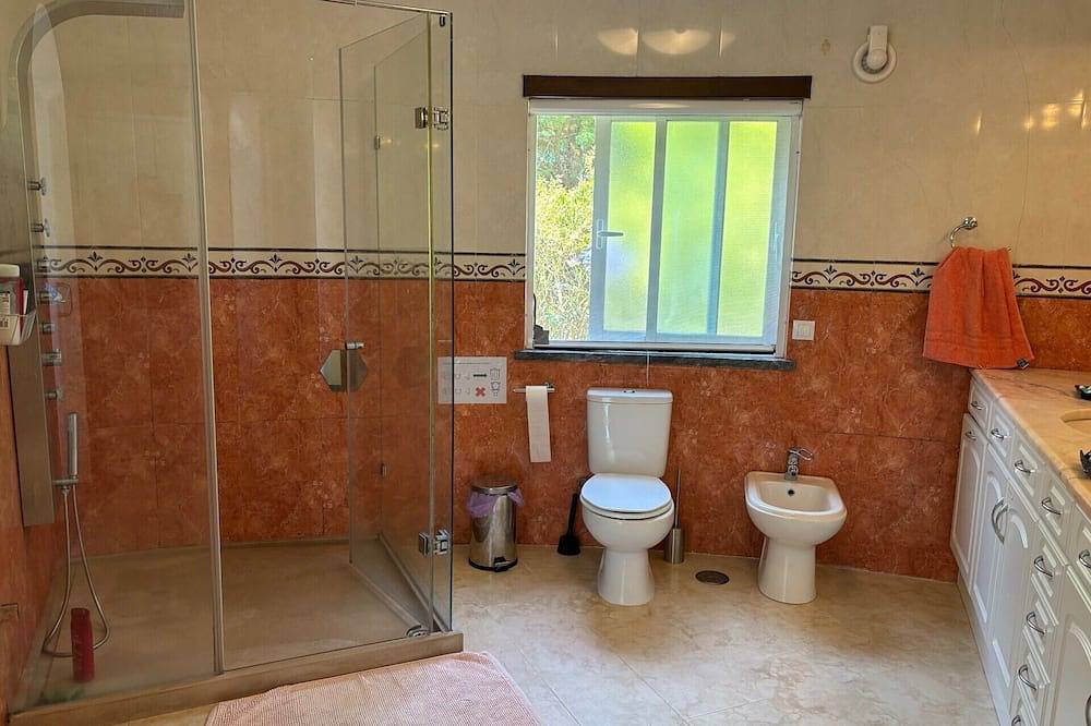 Prachtig huis met apart bijgebouw, prive zwembad en tennisbaan in de buurt van Obidos in Óbidos, Leiria District