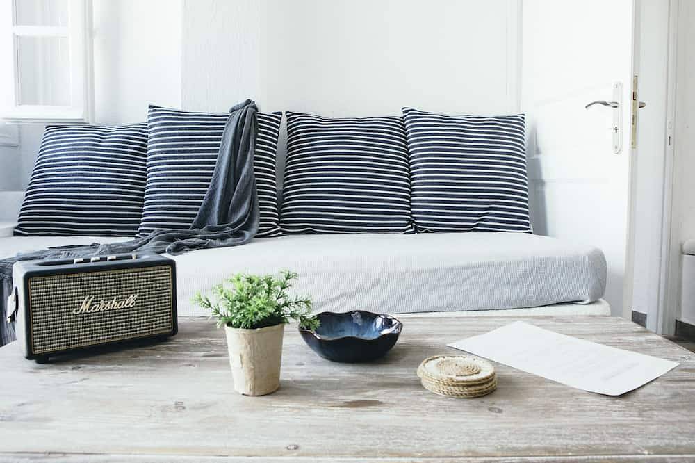Traditionelle Villa in Oia mit Whirlpool und einzigartigem Blick auf den Vulkan und die Caldera in Finikia, Santorin
