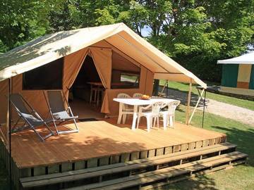 Camping pour 4 Personnes dans Thégra, Parc Naturel Régional des Causses du Quercy, Photo 3