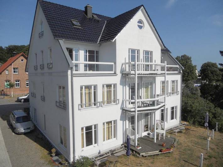 Ferienwohnung für 2 Personen, mit Balkon und Terrasse sowie Garten und Seeblick in Lietzow - 4