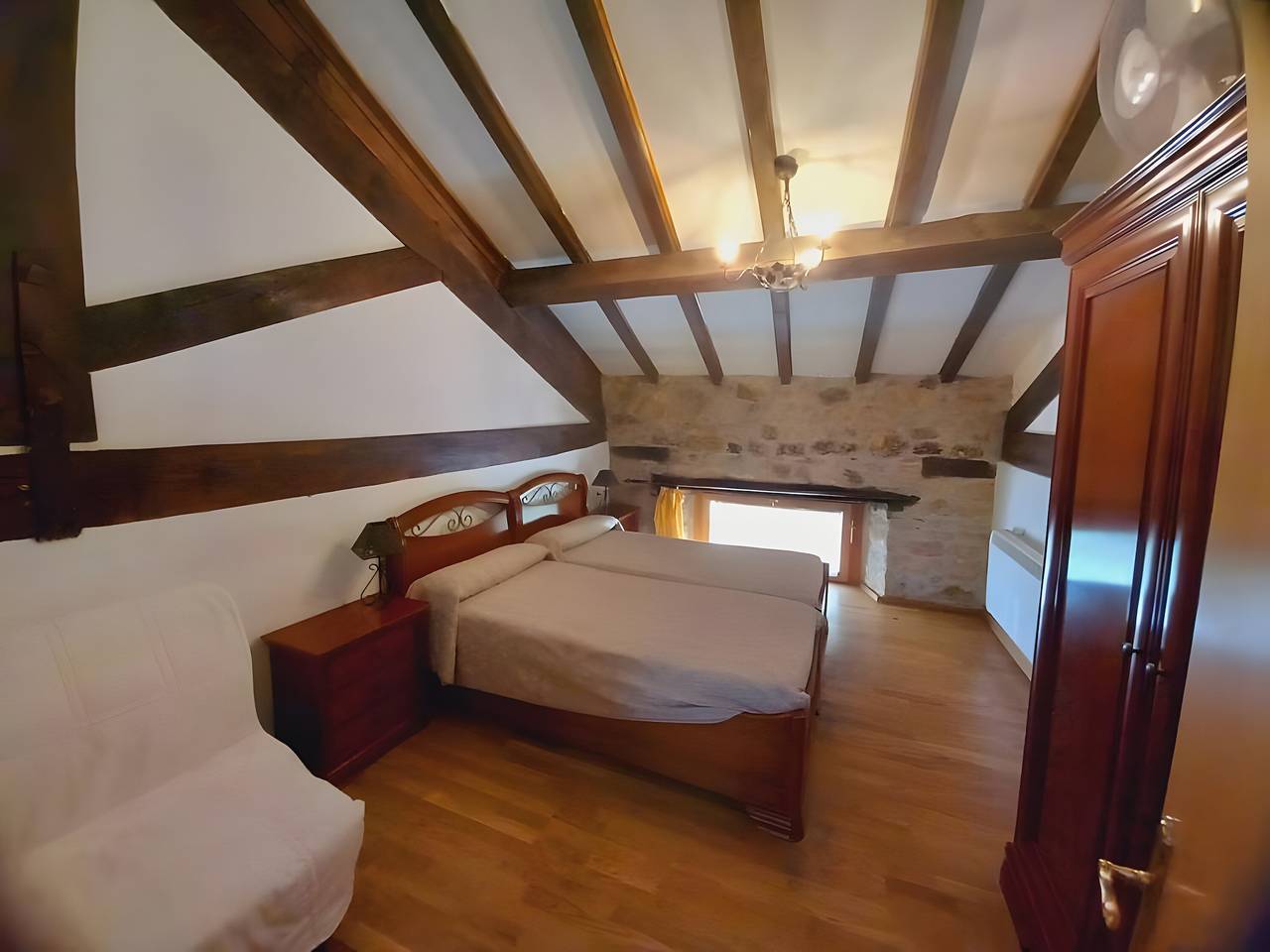 Apartamento entero, Apartamento con piscina, barbacoa y jardín compartido en Alsasua in Alsasua, Cordillera Cantábrica