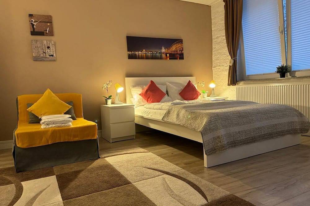 Geheel appartement, Quiet & cozy studios in a prime location. Direct proximity to the old town & Dom! in Keulen, Rijnland