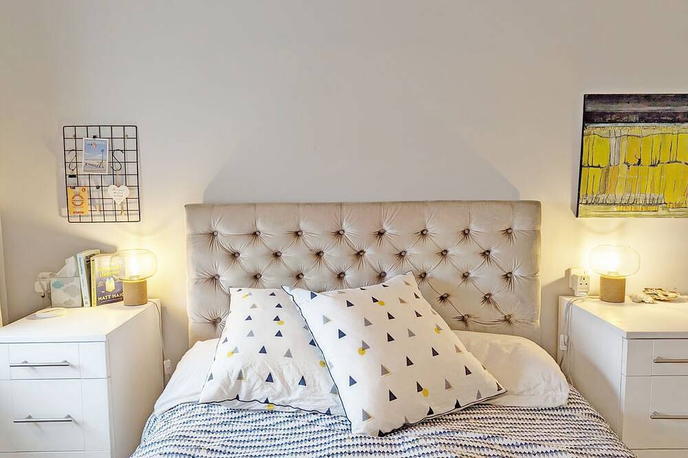 The Rock House -  a family house that sleeps 8 guests  in 3 bedrooms in West Wittering, West Sussex