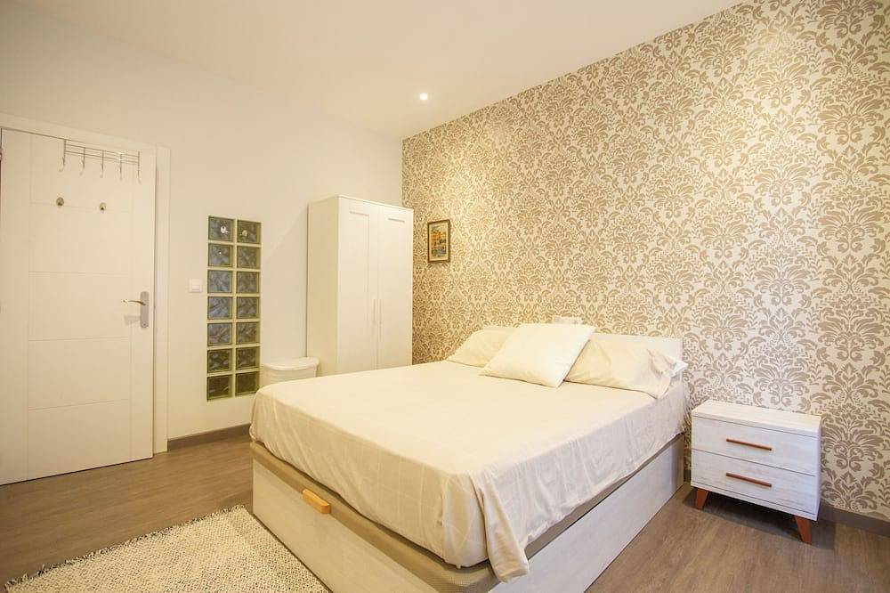 Entire apartment, Apartamento En El Centro De San Sebastian Junto A La Catedral in Playa de la Concha, San Sebastian
