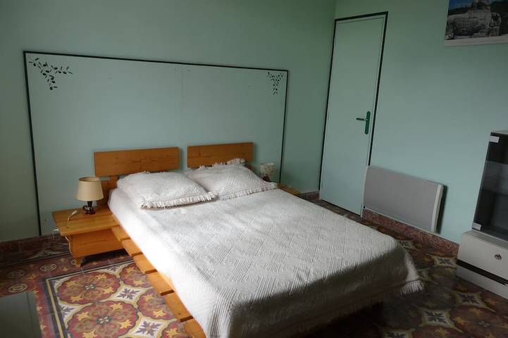 Location de vacances pour 6 personnes, avec terrasse ainsi que jacuzzi et piscine à Saint-Paul-le-Jeune - 2