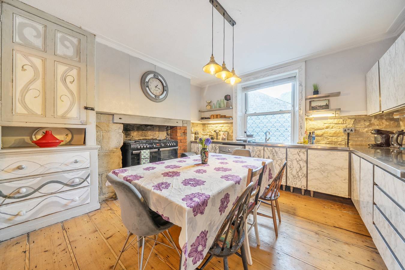 Hebden Bridge - House - Sleeps 8 - Pet Friendly in Hebden Bridge, West Yorkshire