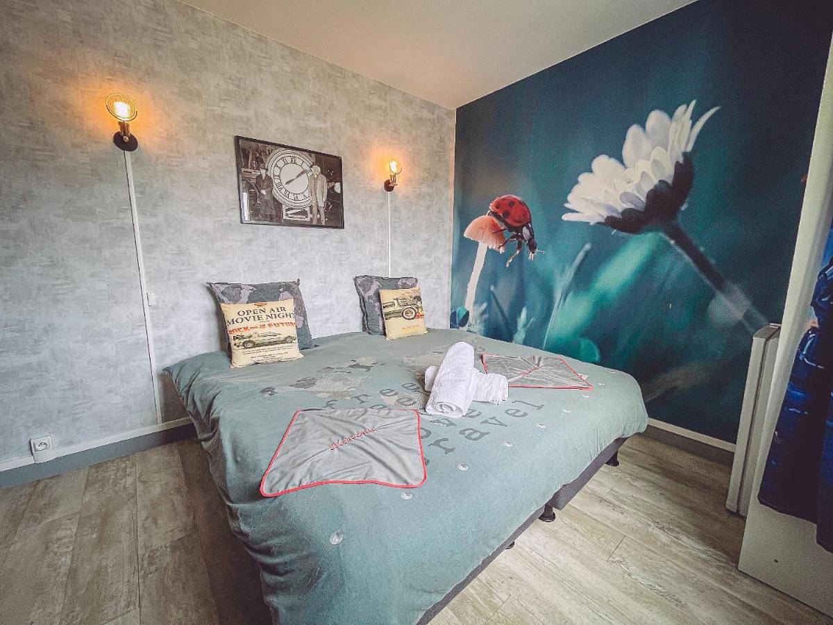 Double or Twin Room with Shared Bathroom in Épinal, Région d'Épinal