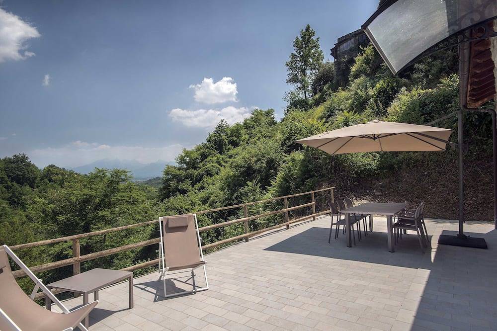 Das Dorf Tresana \"Casa Marina\" große Terrasse mit spektakulärer Aussicht in Tresana, Val di Magra