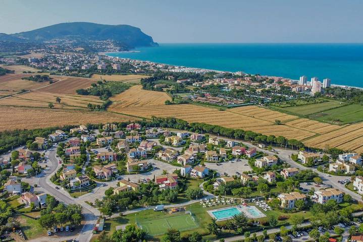 Apartamento de vacaciones para 5 personas, con balcón/terraza y piscina - 1