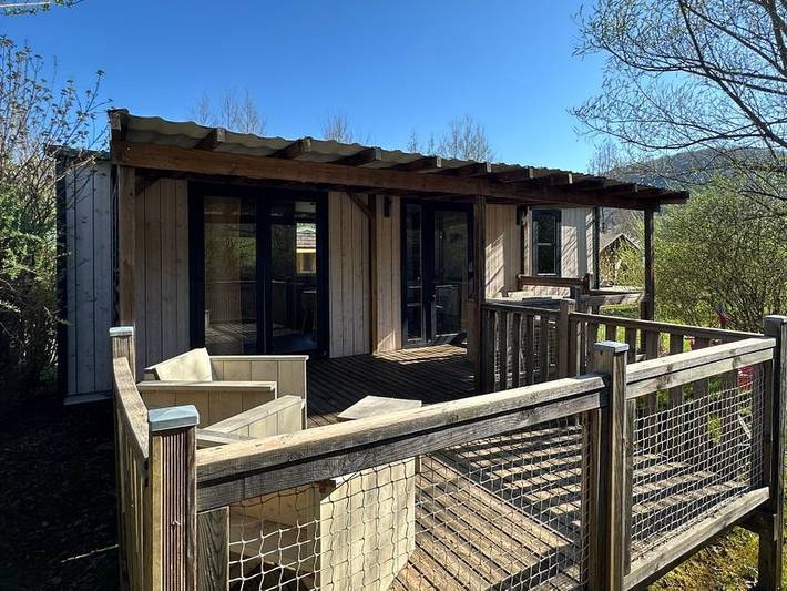 Domaine La Roche D’Ully - Mobilheim 4 personen - Cottage Mahaut Prestige - 32m² - 2 Zimmer, Xxl-Duschraum, Raffiniertheit und Modernität in Ornans, Französischer Jura