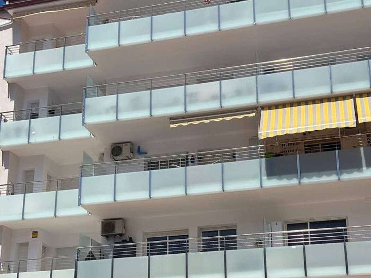 Entire apartment, Apartment in Blanes, near the beach, for 4/6 people with pool in Els Pins Blanes, Blanes