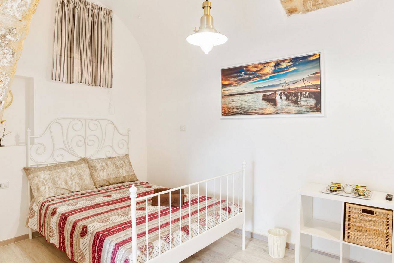 Apartamento inteiro, Delightful Room in the heart of Bari Vecchia! x 2! in Bari, Bari (província)