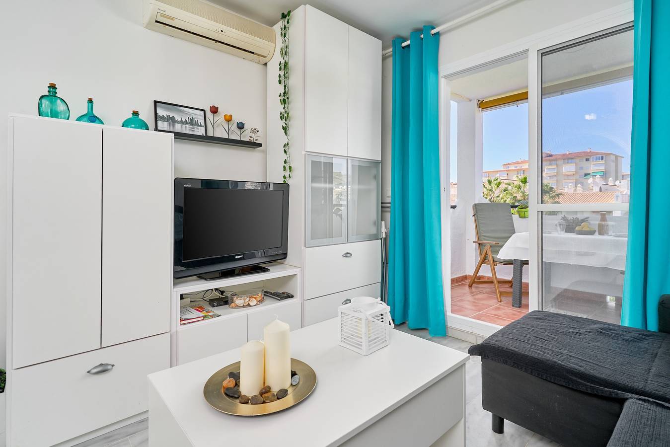 Entire apartment, Apartment 'Laguna's Sunset Torrox Costa' with Sea View, Wi-Fi and Air Conditioning in Torrox Costa, Torrox