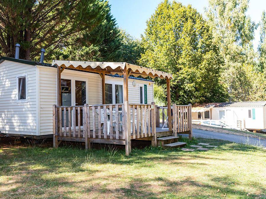 Camping Le Val d'Ussel - Mobilheim 6 personen - Mobilheim | Classic | 2 Zi. | 4/6 Pers. | Erhöhte Terrasse | Klim. in Proissans, Périgord Noir