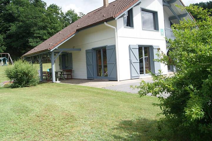 Gîte pour 8 personnes, avec Jardin à Gerbamont