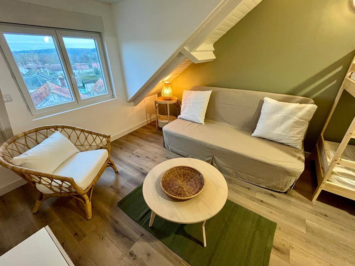 Appartement entier, One-Bedroom Apartment in Maisse, Parc naturel régional du Gâtinais français