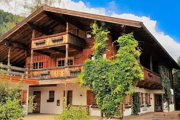 Ferienhaus für 18 Personen, mit Balkon und Garten sowie Sauna, mit Haustier in Reit im Winkl