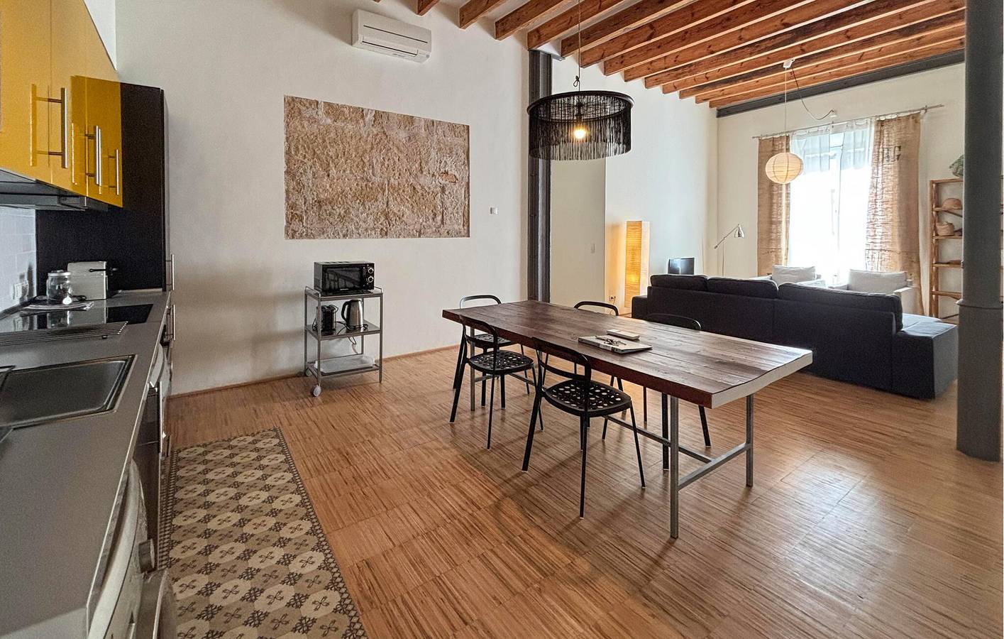 Cozy 155m² Apartment Near Na Ferradura Beach with WiFi & Parking in Capdepera, East Majorca