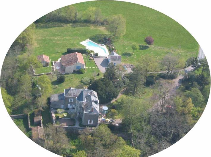 Gîte pour 16 personnes, avec piscine et jacuzzi ainsi que terrasse et jardin au Parc Naturel Régional du Marais poitevin - 2