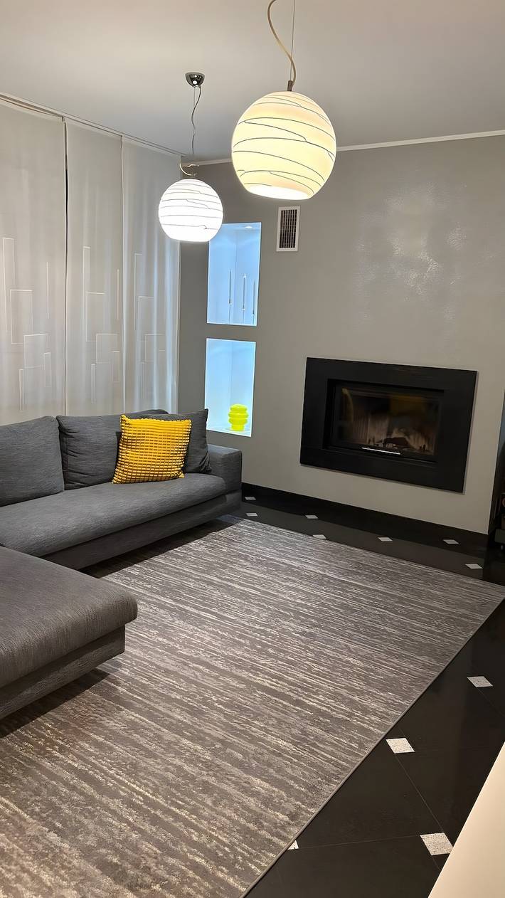 Casa vacanza per 4 persone, con balcone e giardino, adatto a famiglie con bambini a Saronno