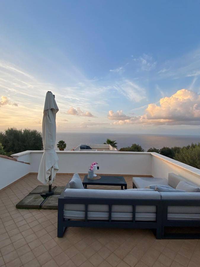Location de vacances pour 4 personnes, avec Jacuzzi et Terrasse ainsi que Jardin et Piscine à Zambrone - 4