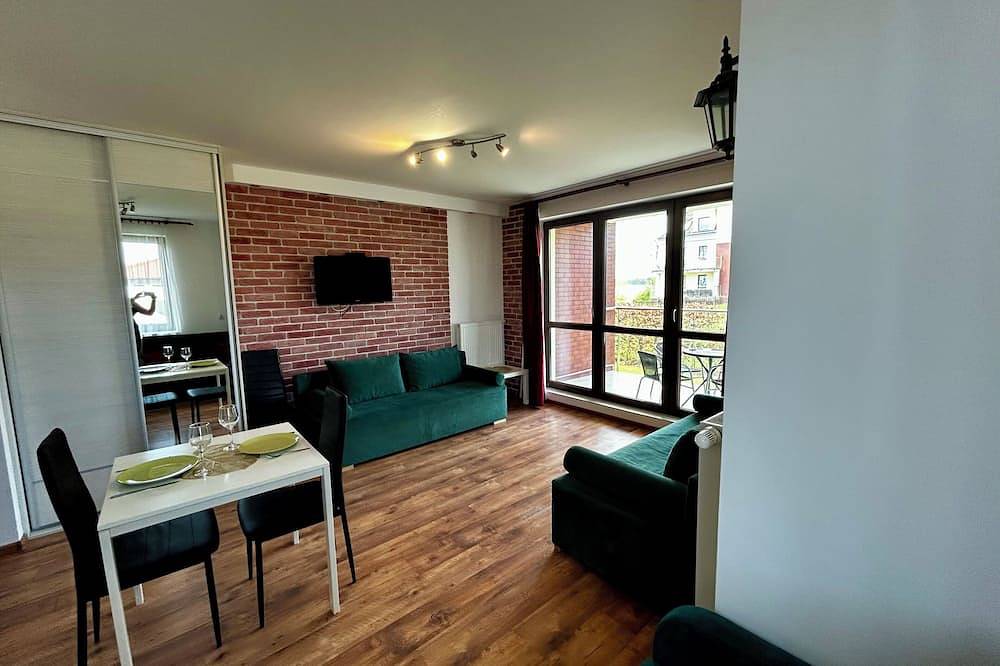 Ganze Wohnung, Lakeside Promenade View Sunset Studio in Ostroda, Seenplatte von Ilawa