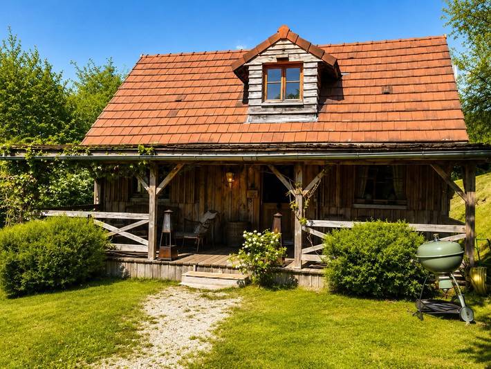 Holzchalet am Crescent See - 6-7 Pers., rustikaler Charme & moderner Komfort in Marigny-l'Église, Naturpark Morvan