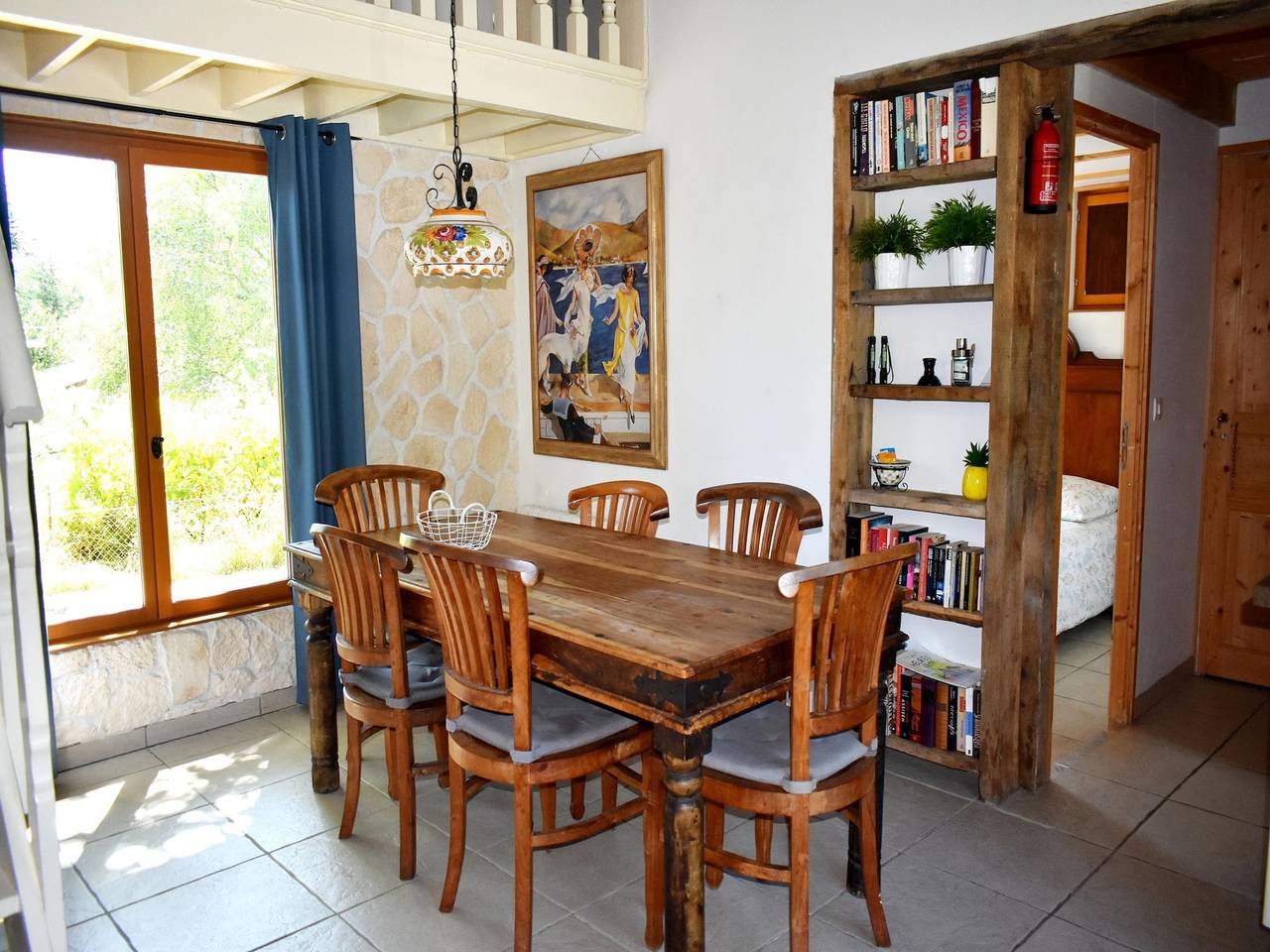 Modern Holiday Home in St. Honoré-Les-Bains near Forest in Saint-Honoré-les-Bains, Parque natural de Morvan