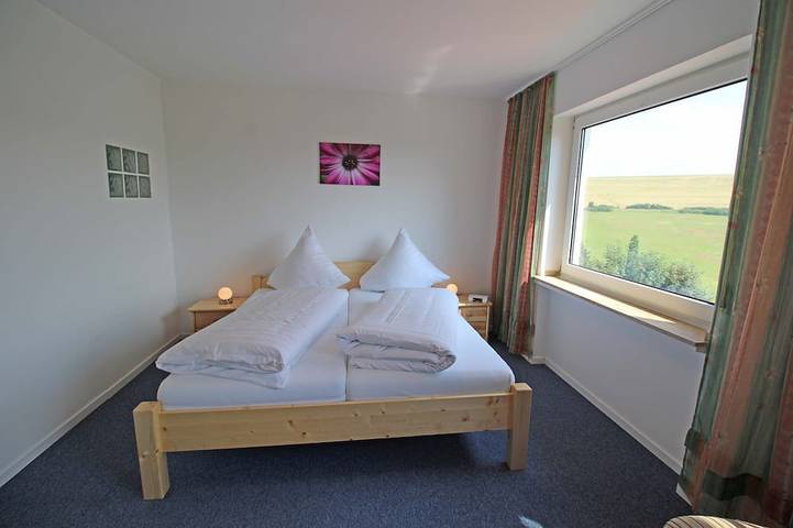 Ganze Wohnung, Eifelnatur 8, Große Familienwohnung mit Terrasse und Grill, Haustiere Willkommen in Immerath, Vulkaneifel