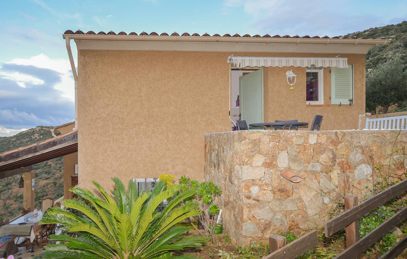 Apartment mit Meerblick, WLAN und Terrasse, 2,5 km von Plage Caruchettu entfernt in Monticello, Calvi und Umgebung