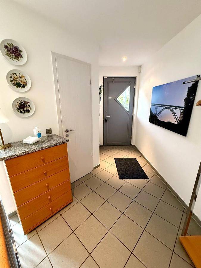 Ferienwohnung für 4 Personen, mit Terrasse und Ausblick in Leichlingen - 2