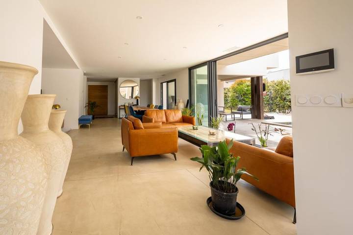 Location de vacances pour 8 personnes, avec vue ainsi que piscine et jardin à Cabestany - 4