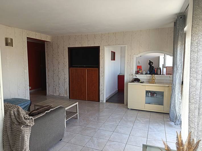 Ganze Wohnung, Ferienwohnung 'Appart Bien Etre' mit Balkon in Montluçon, Montluçon und Umgebung