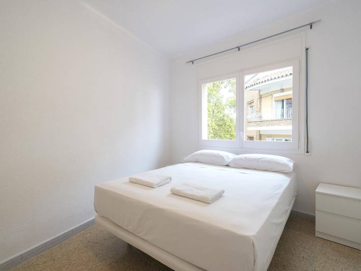 Ganze Ferienwohnung, Ferienwohnung für 6 Personen mit Balkon in La Salut, Barcelona