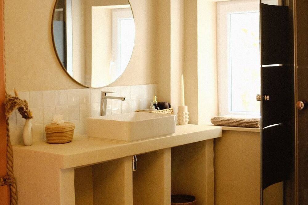 Appartement entier, Location T2 corse proche Propriano in Sainte-Lucie-de-Tallano, Parc naturel régional de Corse