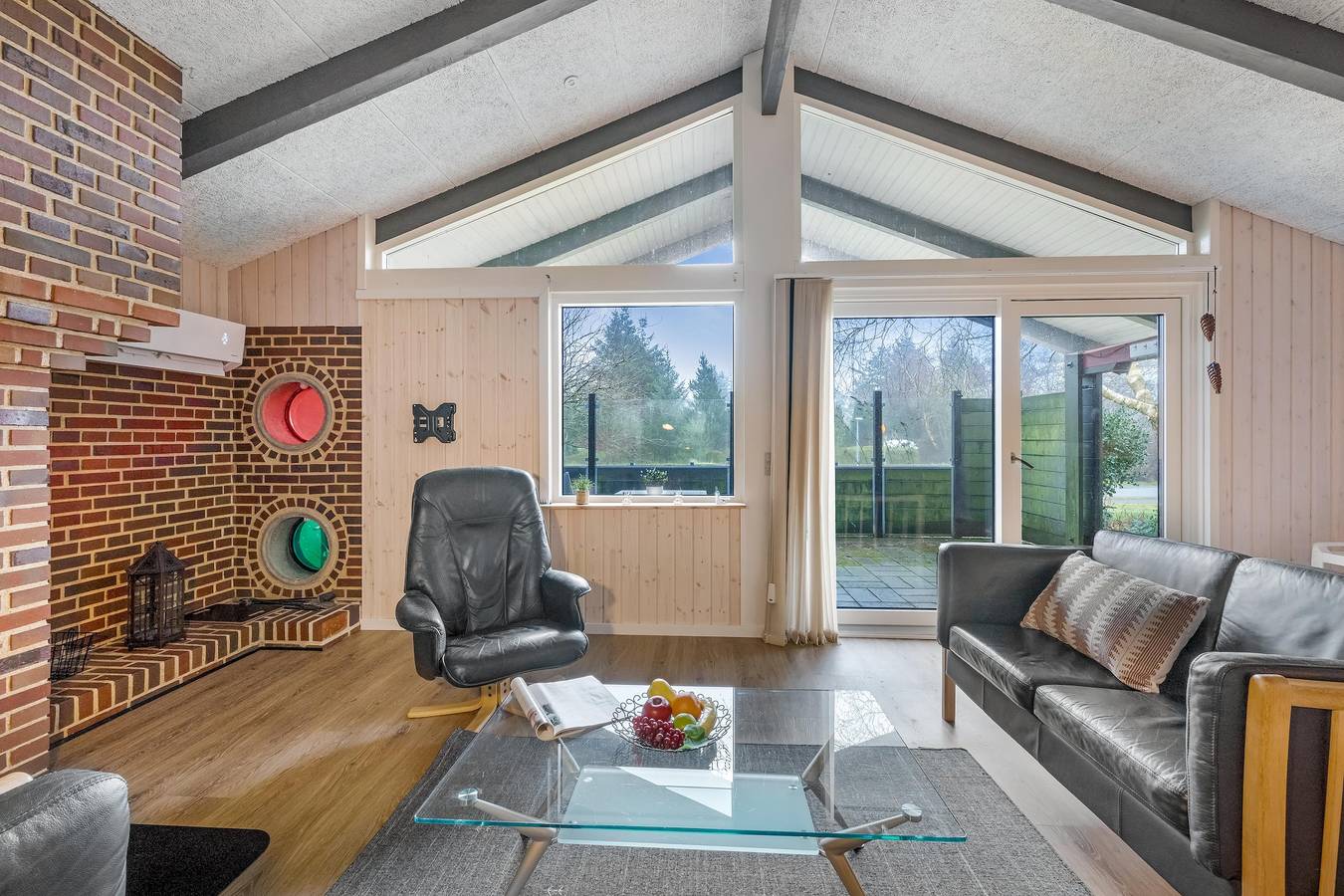 Modernized holiday home with enclosed terrace, near Stauning harbor in Stauning, Ringkøbing fjord