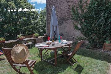 Gîte pour 2 personnes, avec jardin dans l' Aveyron