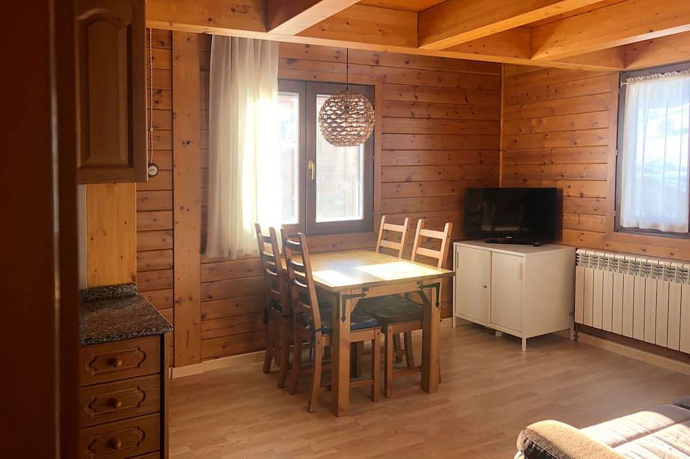 Casita de madera a Peu del Riu Incles. Sol y Nieve in Incles, Soldeu