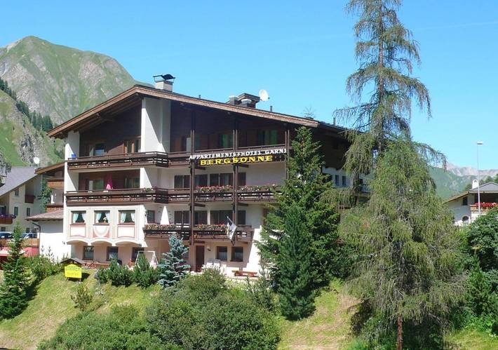 Apartmenthotel für 3 Personen, mit Garten und Sauna sowie Ausblick - 1