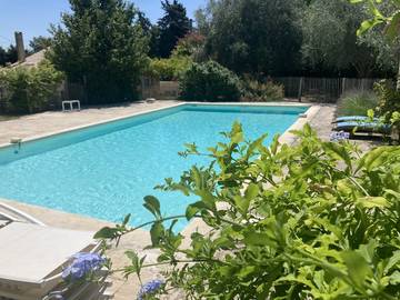 Chambre d’hôte pour 2 personnes, avec piscine et jardin à Lambesc