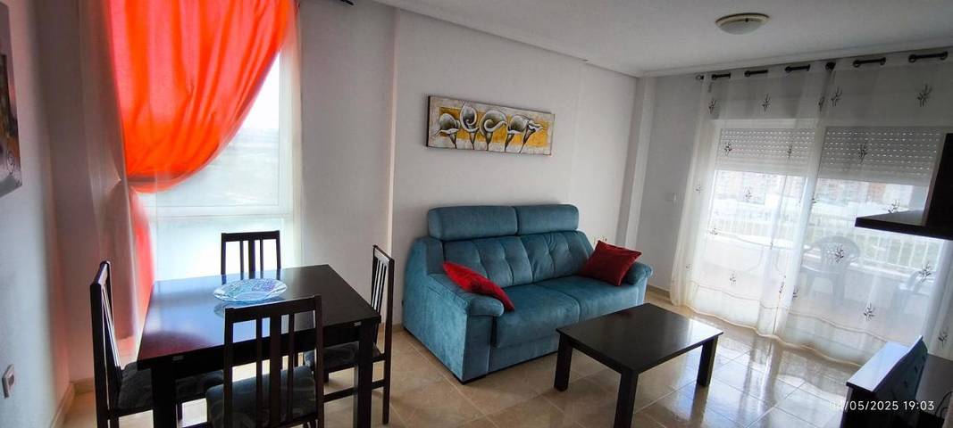 Appartement de vacances pour 6 personnes, avec piscine ainsi que vue et jardin, animaux acceptés