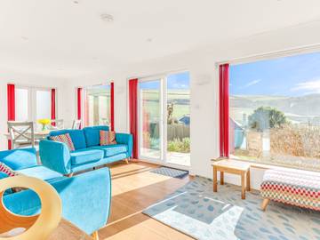 Beach House for 6 People in Devon, South West England, Photo 1