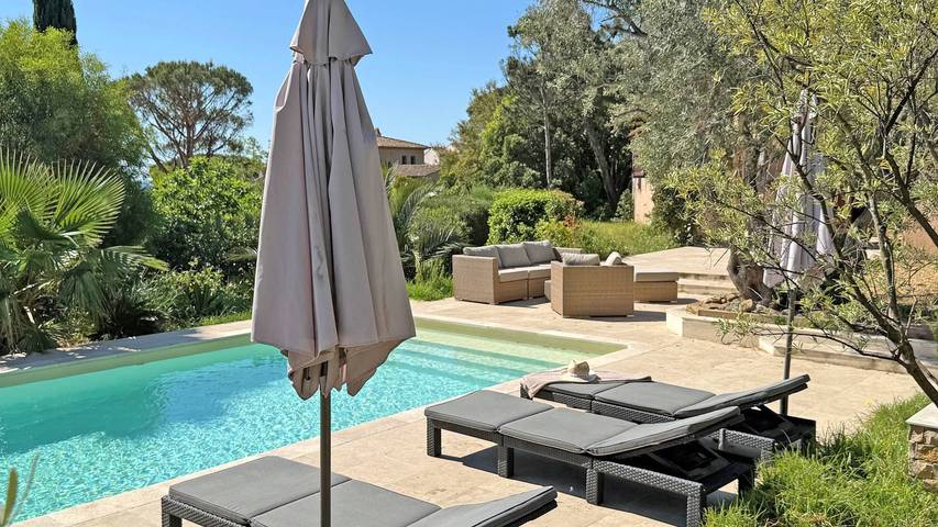 Gîte pour 8 personnes, avec piscine ainsi que jardin et terrasse, adapté aux familles dans Plage de la Garonnette - 3
