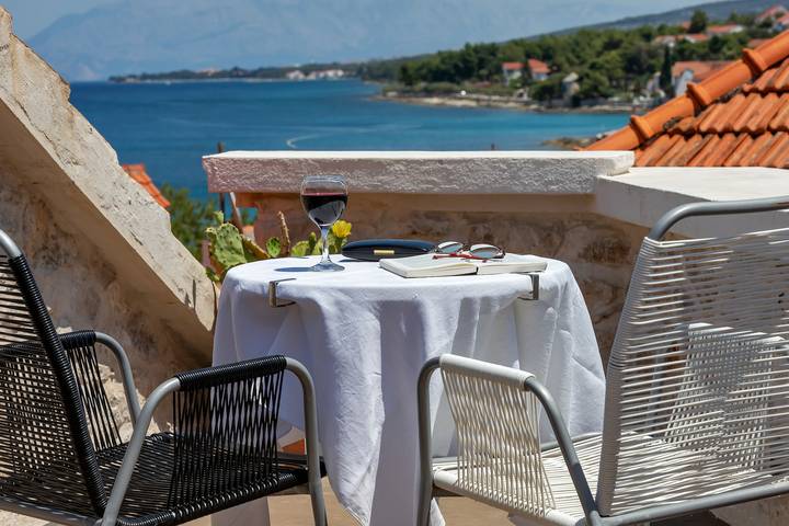 Ferienhaus für 6 Personen, mit Balkon/Terrasse und Pool
